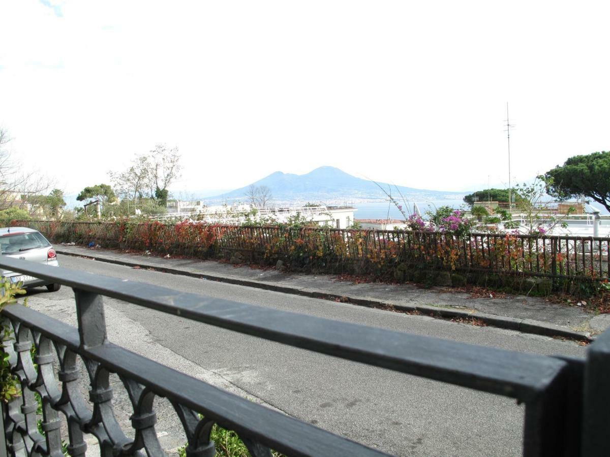 Monocamera Con Terrazzogiardino -Studette -Zona Panoramica Posillipo Неаполь Экстерьер фото