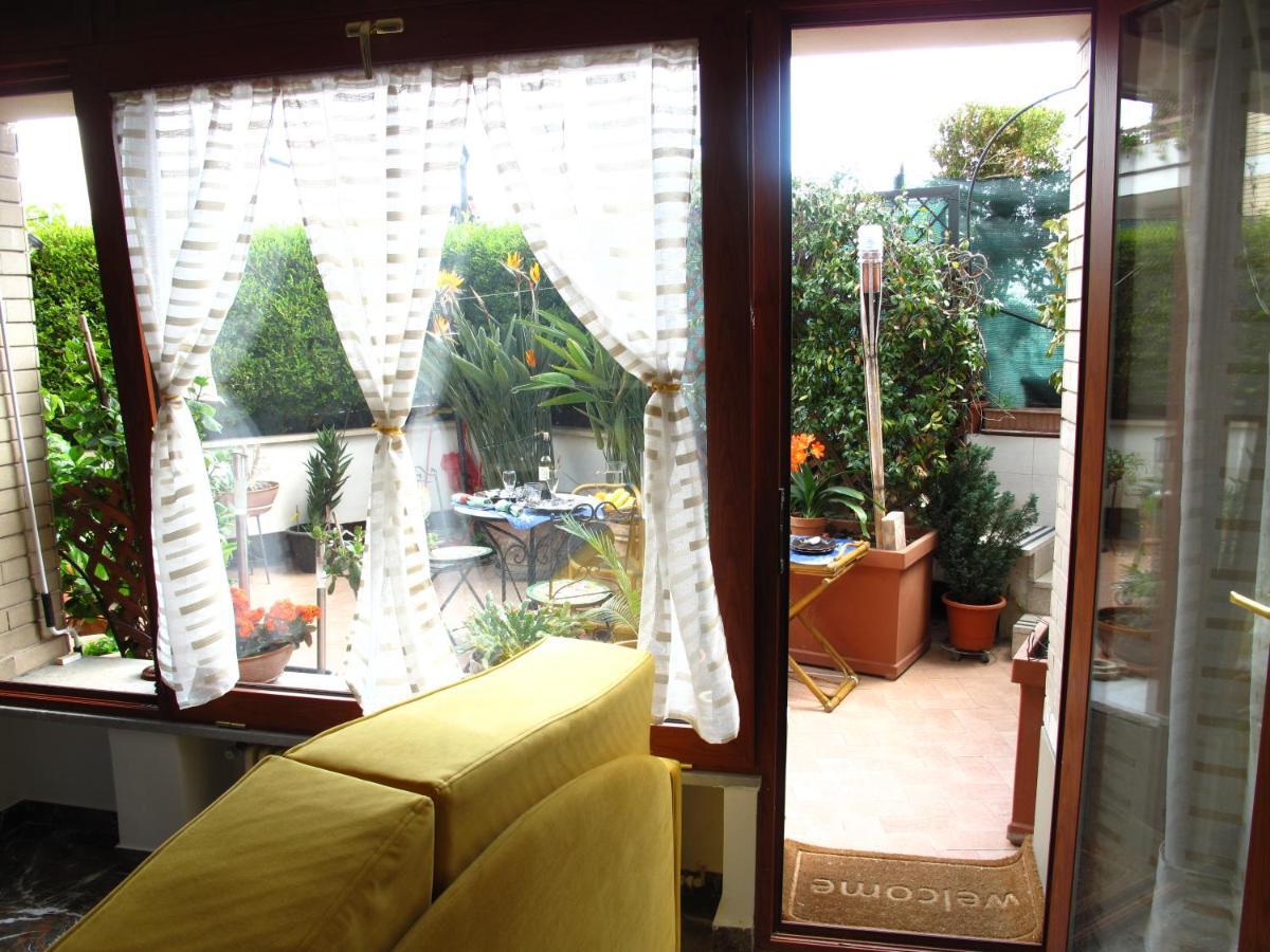 Monocamera Con Terrazzogiardino -Studette -Zona Panoramica Posillipo Неаполь Экстерьер фото
